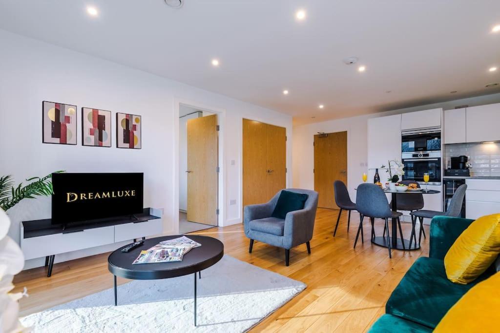 Apartment The Olson - Free Parking, Fast Wifi, Center *