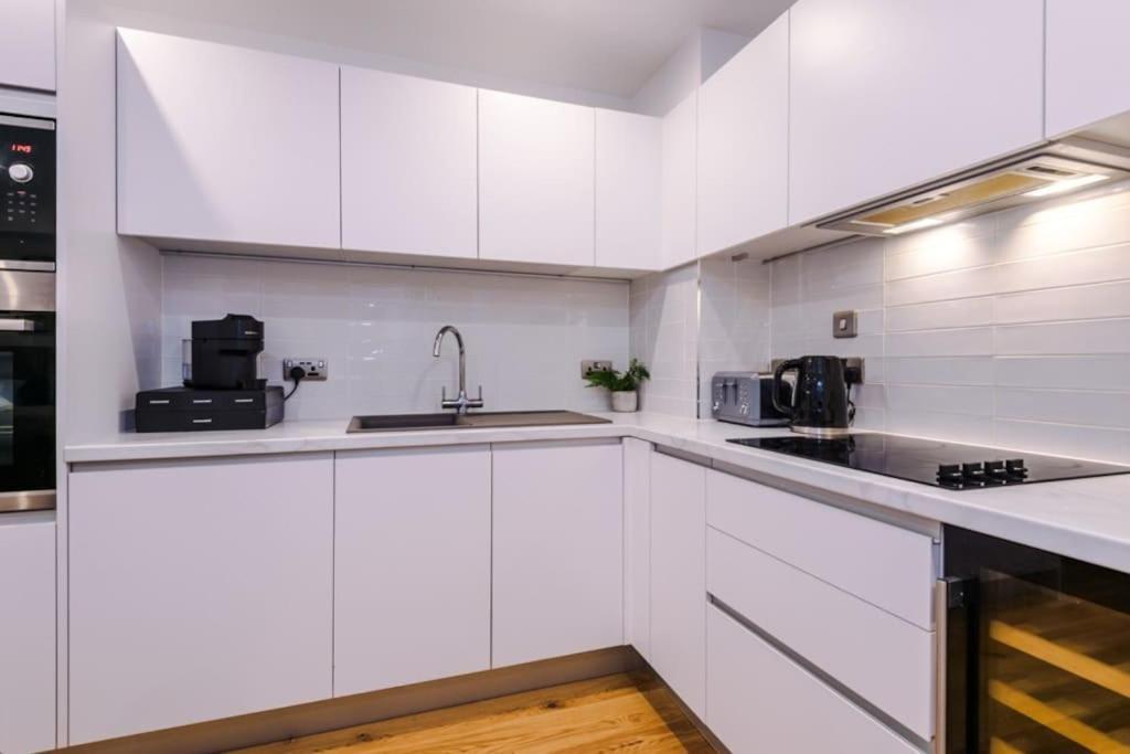 The Royal - Long Term Offers, Fast Wifi, And Up To 4 People Apartment