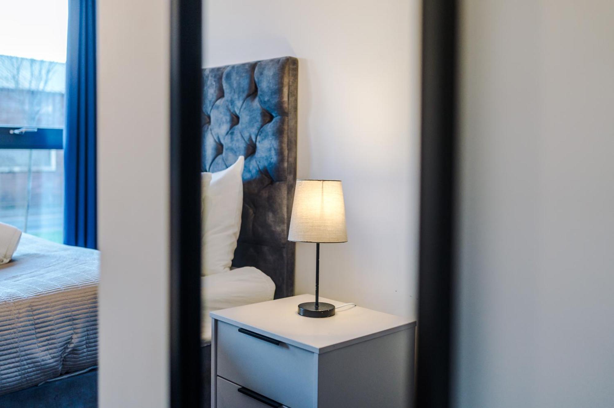 Sterling Suite: Modern Centre By Dreamluxe Apartment
