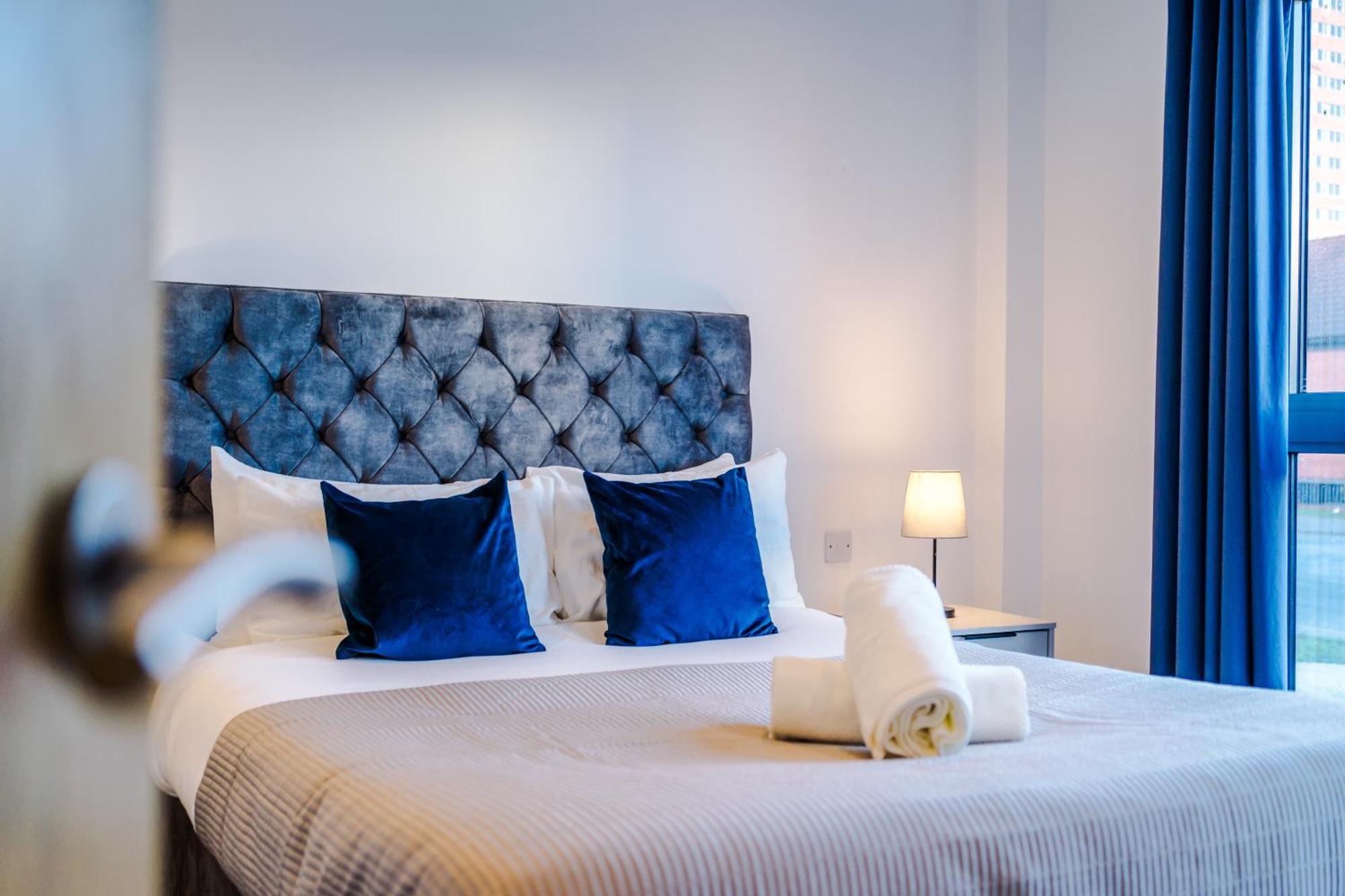 Sterling Suite: Modern Centre By Dreamluxe Apartment *