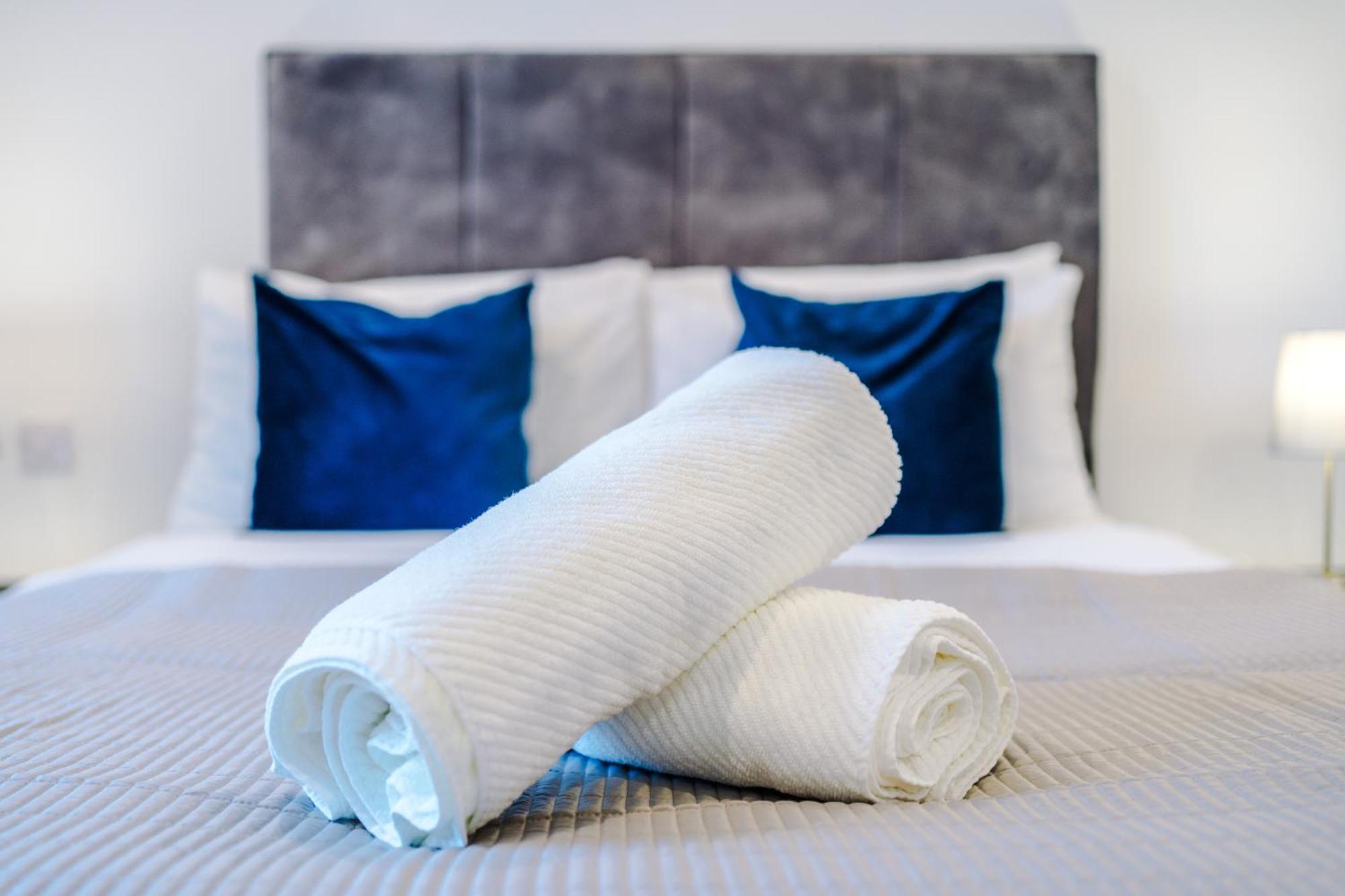 Sterling Suite: Modern Centre By Dreamluxe