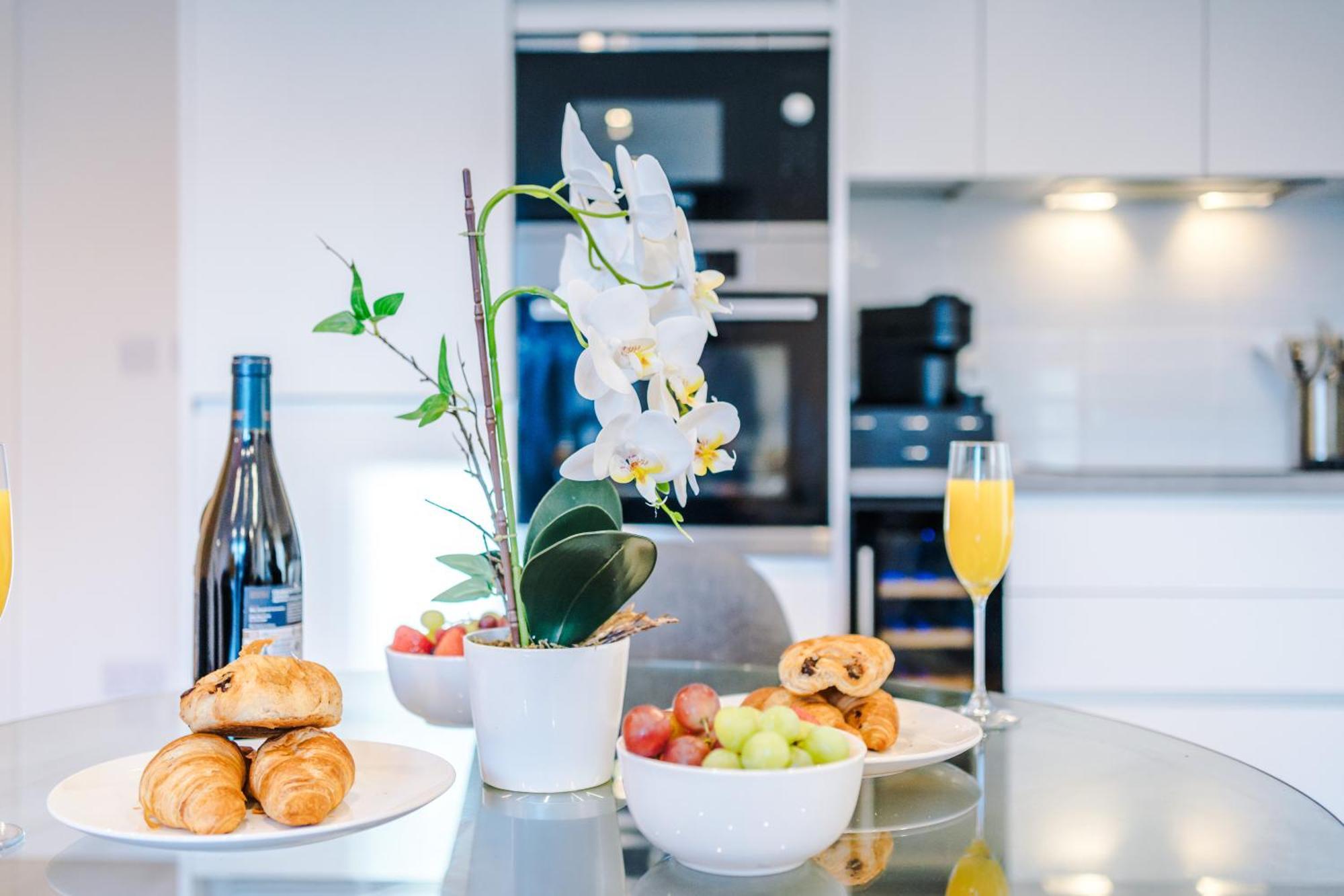 Sterling Suite: Modern Centre By Dreamluxe Apartment *