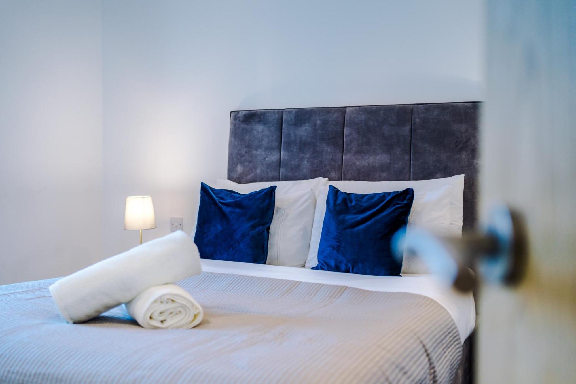 Sterling Suite: Modern Centre By Dreamluxe * Birmingham