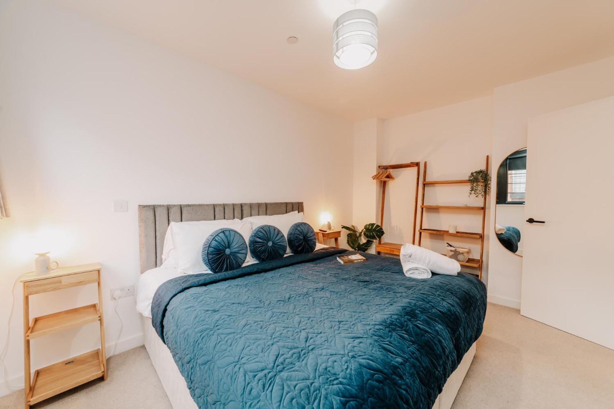 Apartment Stylish Grade Ii Listed Pad, Centre, Fast Wifi, Contractors, Families Birmingham