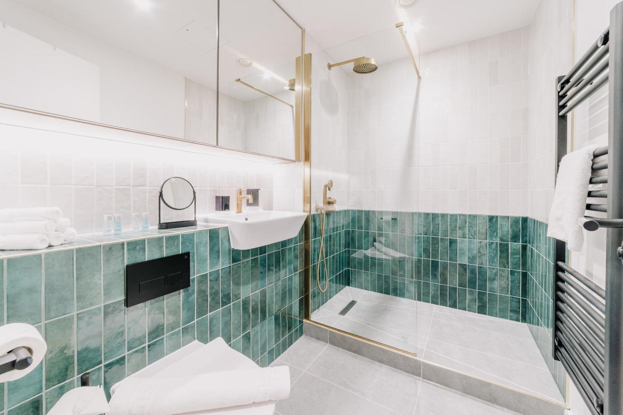 Grade Ii Stunning Living, Centre, Fast Wifi, Families, Contractors *