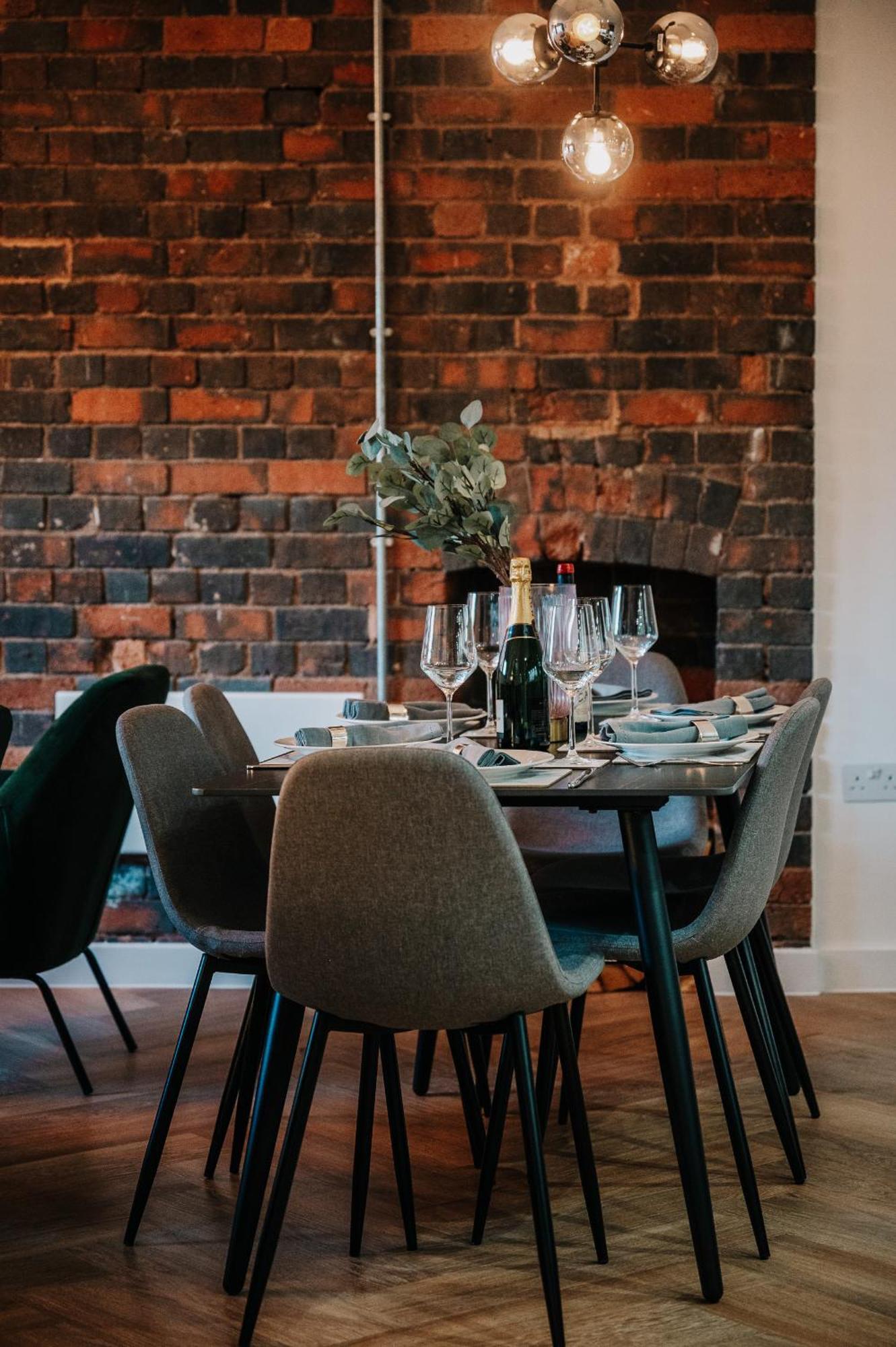 Apartment Grade Ii Stunning Living, Centre, Fast Wifi, Families, Contractors Birmingham
