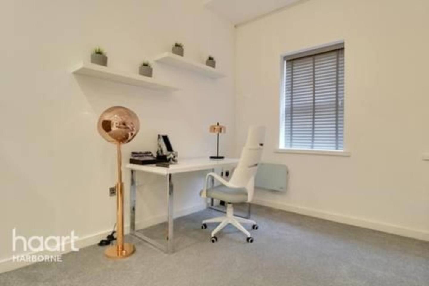 Stunning 1 Bed Apt Minutes From Bham Centre! *