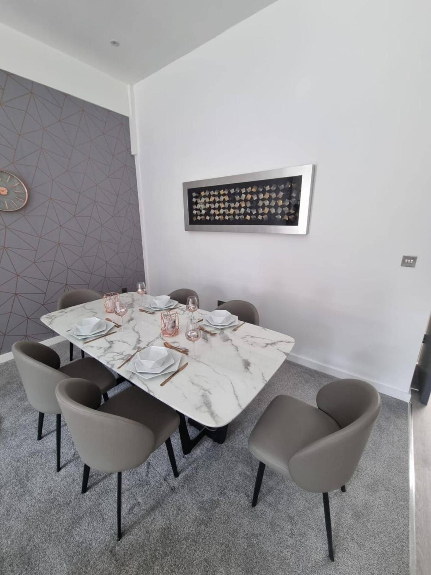 Stunning 1 Bed Apt Minutes From Bham Centre!