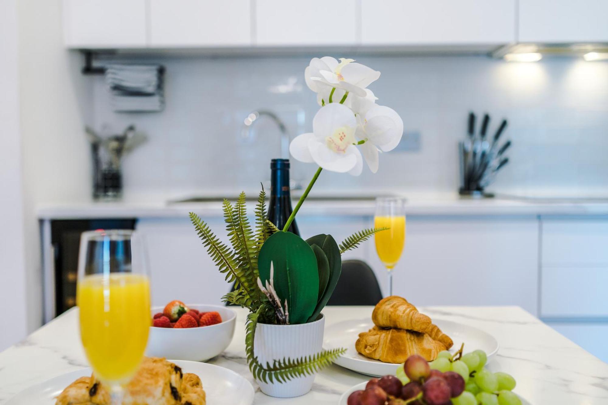 Luxury With Fantastic Discounts Apartment