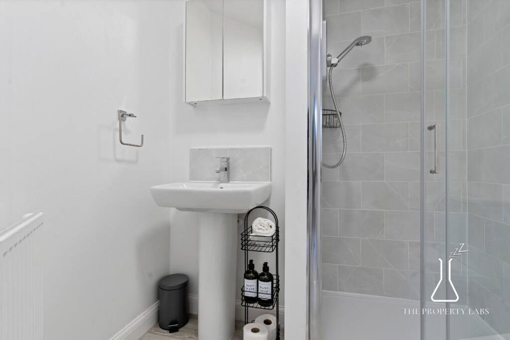 Luxury Centre 2 Bed Retreat - Sleeps 4 - Free Parking Birmingham