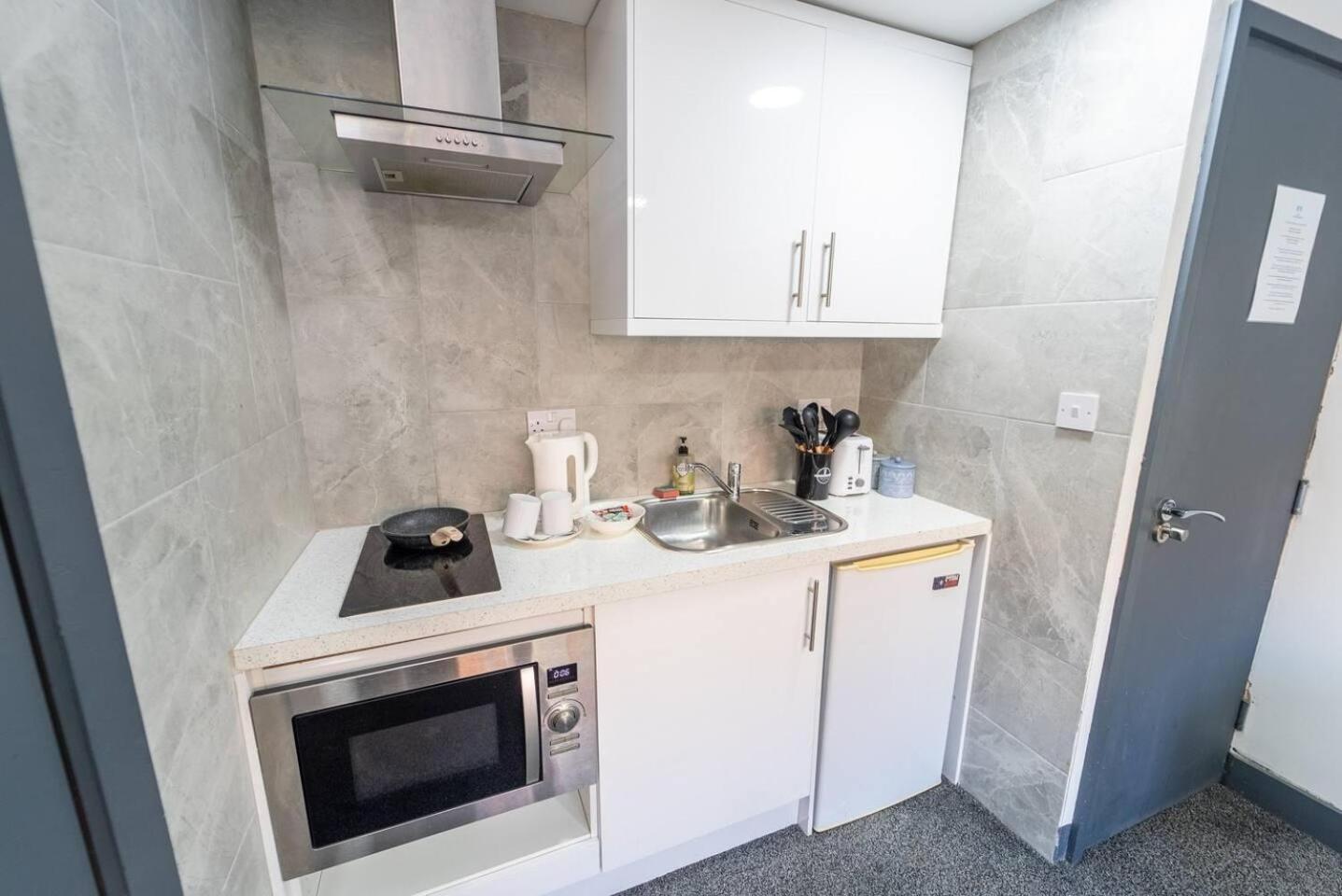 Captivating 1-bed In Holiday home