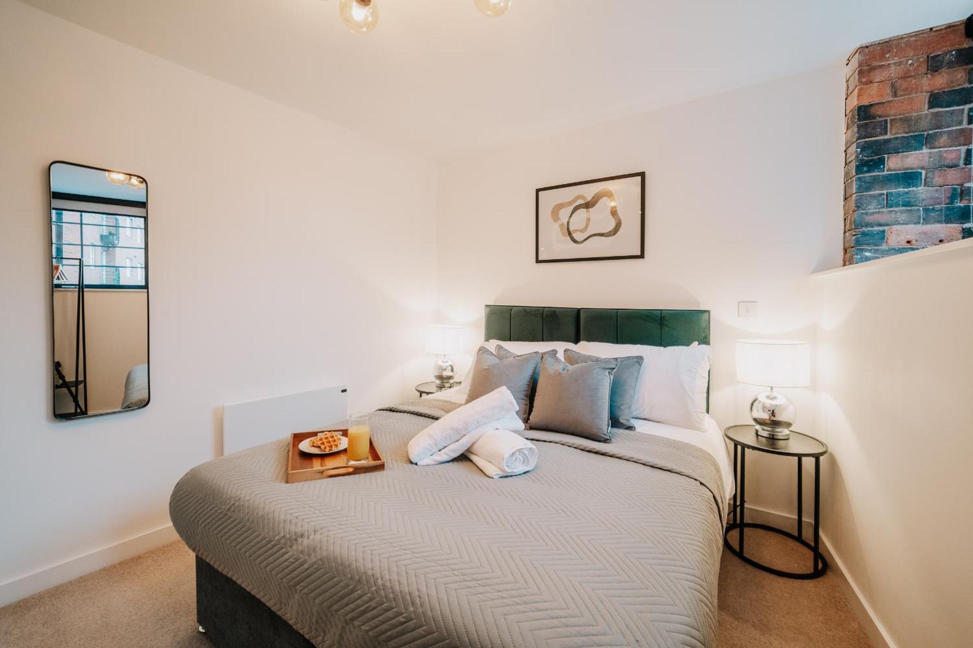 Apartment Grade Ii Listed Unique Gem, Centre, Fast Wifi, Contractors, Family