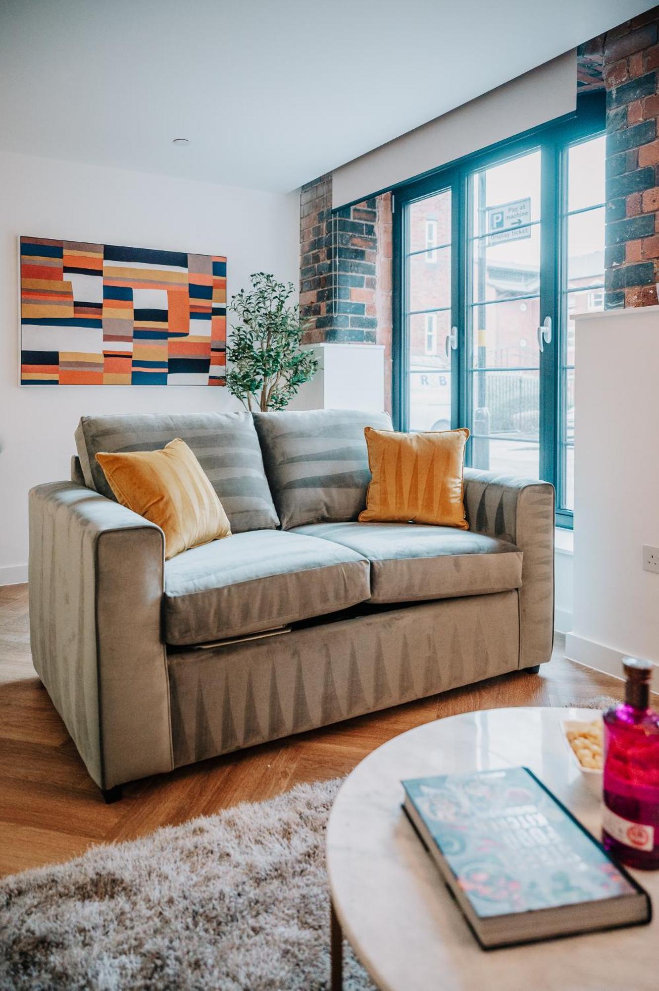 Apartment Grade Ii Listed Unique Gem, Centre, Fast Wifi, Contractors, Family