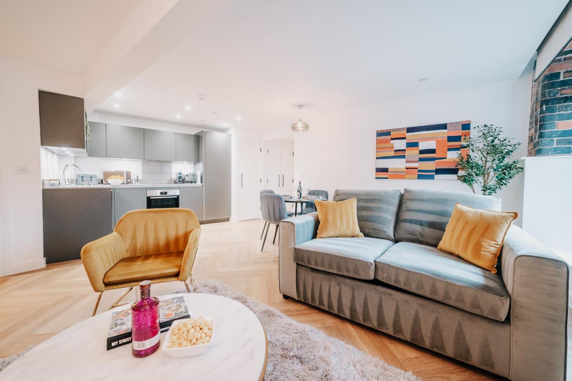 Apartment Grade Ii Listed Unique Gem, Centre, Fast Wifi, Contractors, Family