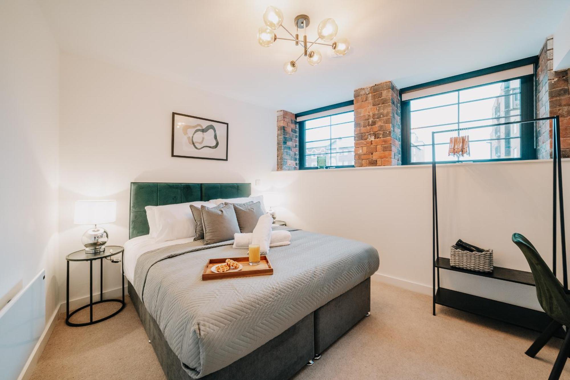 Apartment Grade Ii Listed Unique Gem, Centre, Fast Wifi, Contractors, Family *
