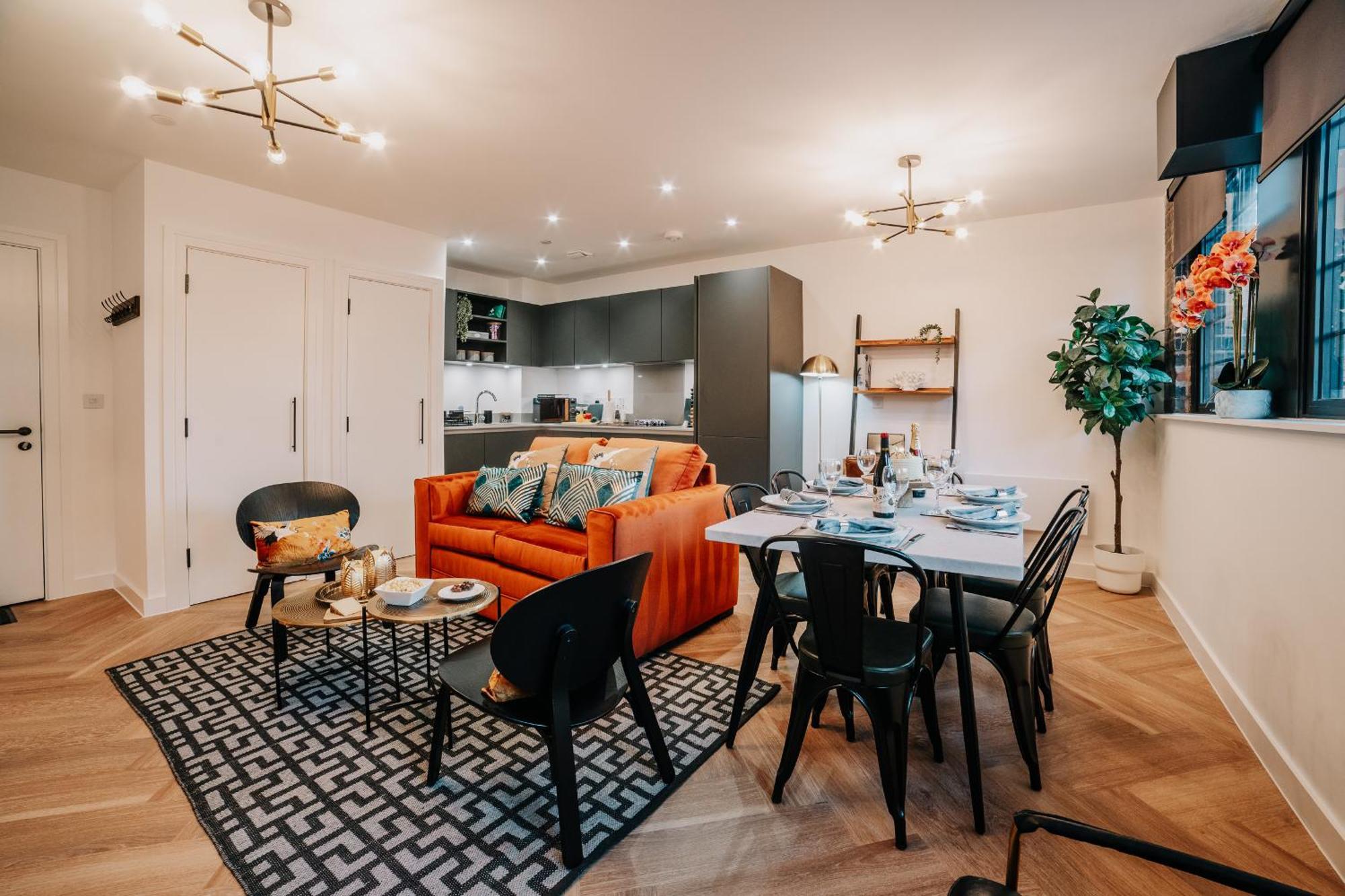 Boutique Grade Ii Listed Gem, Centre, Fast Wifi, Family/ Contractors Apartment *