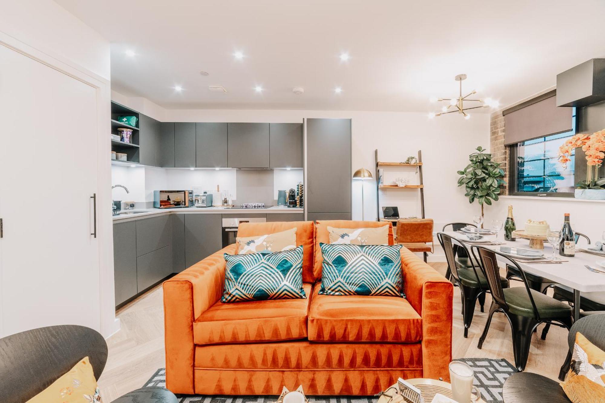 Apartment Boutique Grade Ii Listed Gem, Centre, Fast Wifi, Family/ Contractors