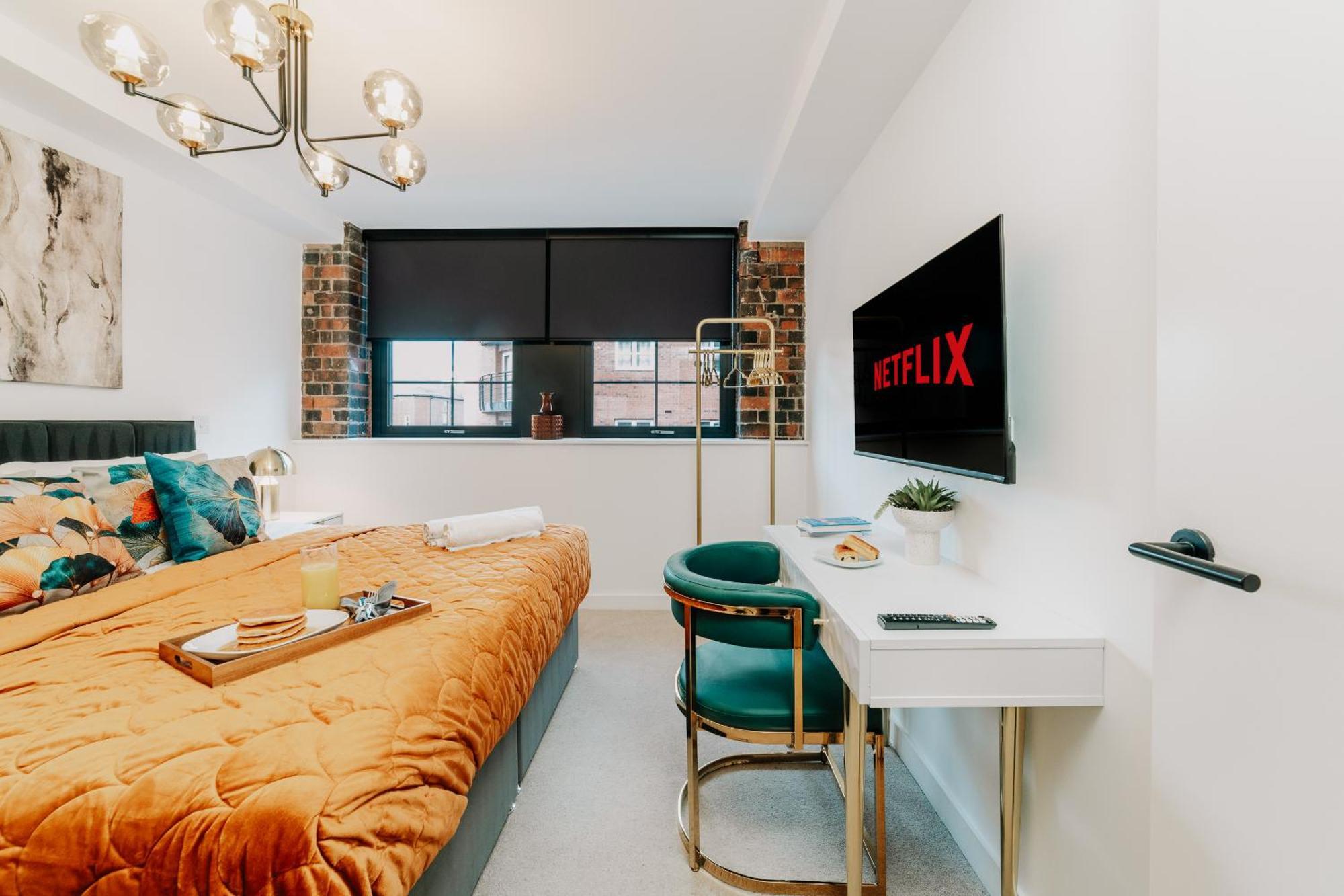 Boutique Grade Ii Listed Gem, Centre, Fast Wifi, Family/ Contractors * Birmingham