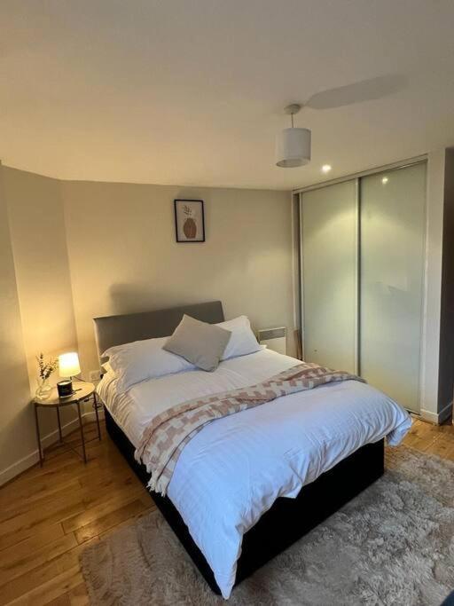 Chic 1 Bed Centrally Located - Jq *