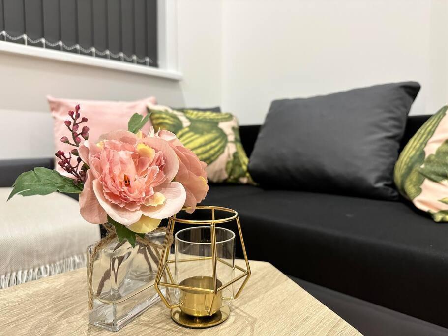 Luxury Jq 2 Bed Flat, Parking Birmingham