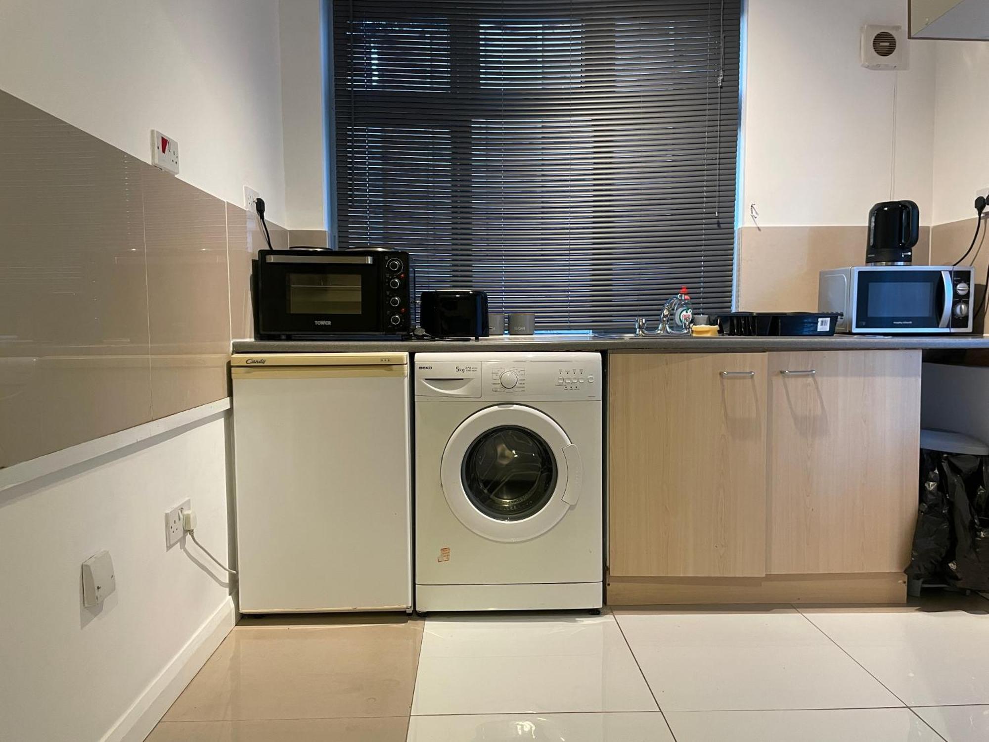 Apartment Centre One Bedroom - Free Parking, Free & Fast Wifi, 24hr Check-in, Nearby O2 Academy, The Mailbox & Broad Street Birmingham