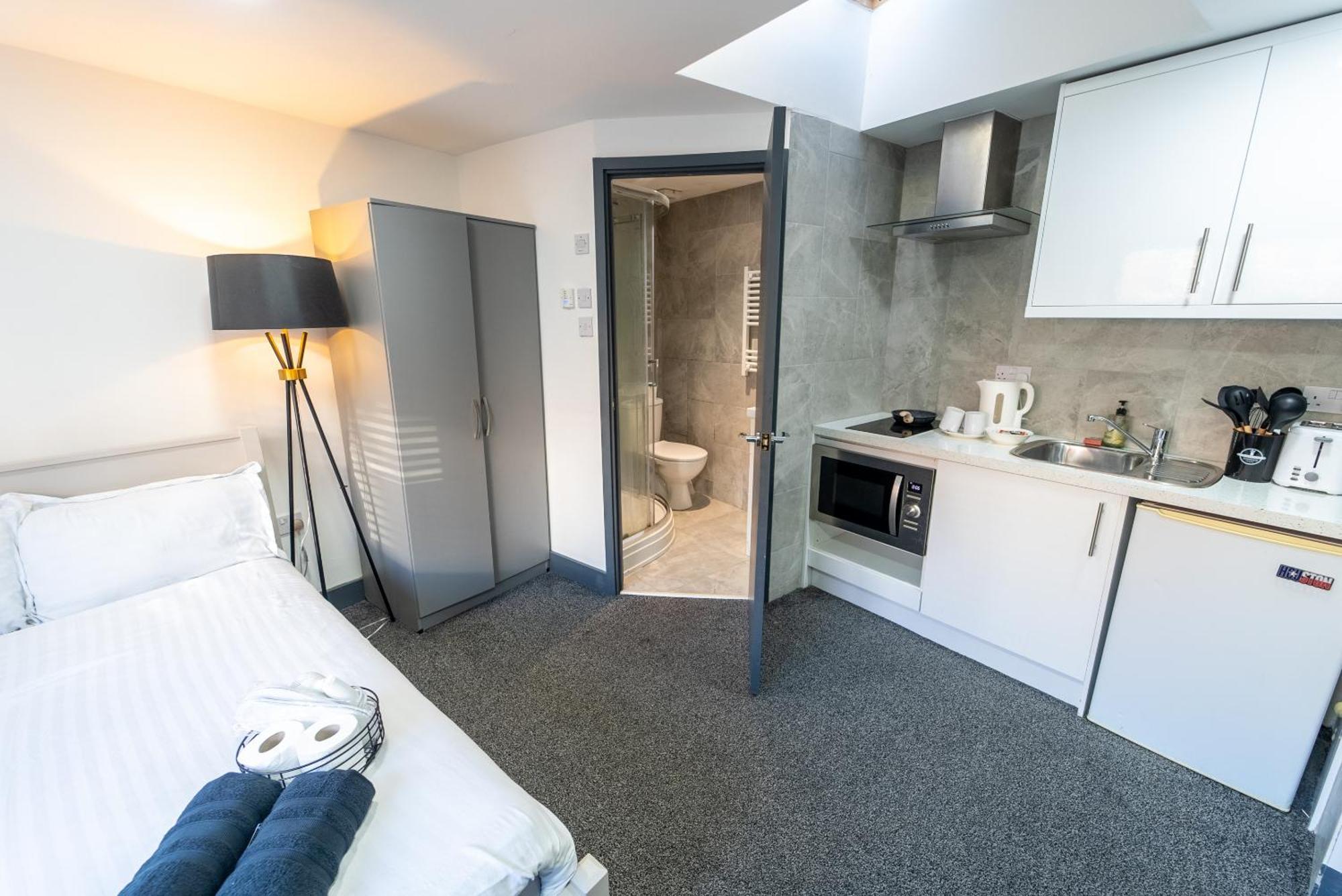 Guest house Sa Equipped 10 Mins From Centre And Next To Uob! *