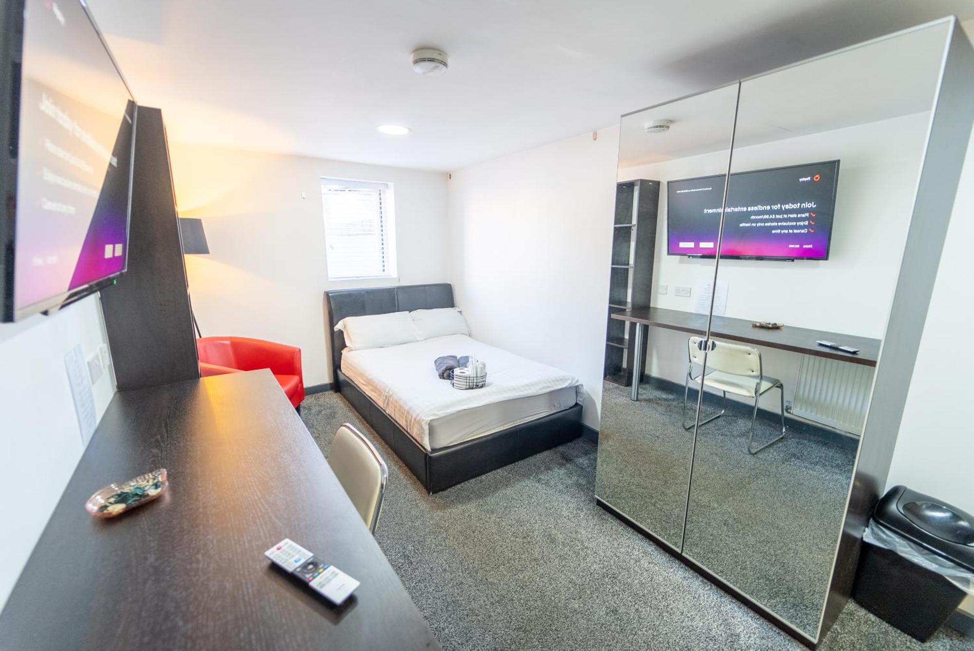 Sa Equipped 10 Mins From Centre And Next To Uob! Guest house