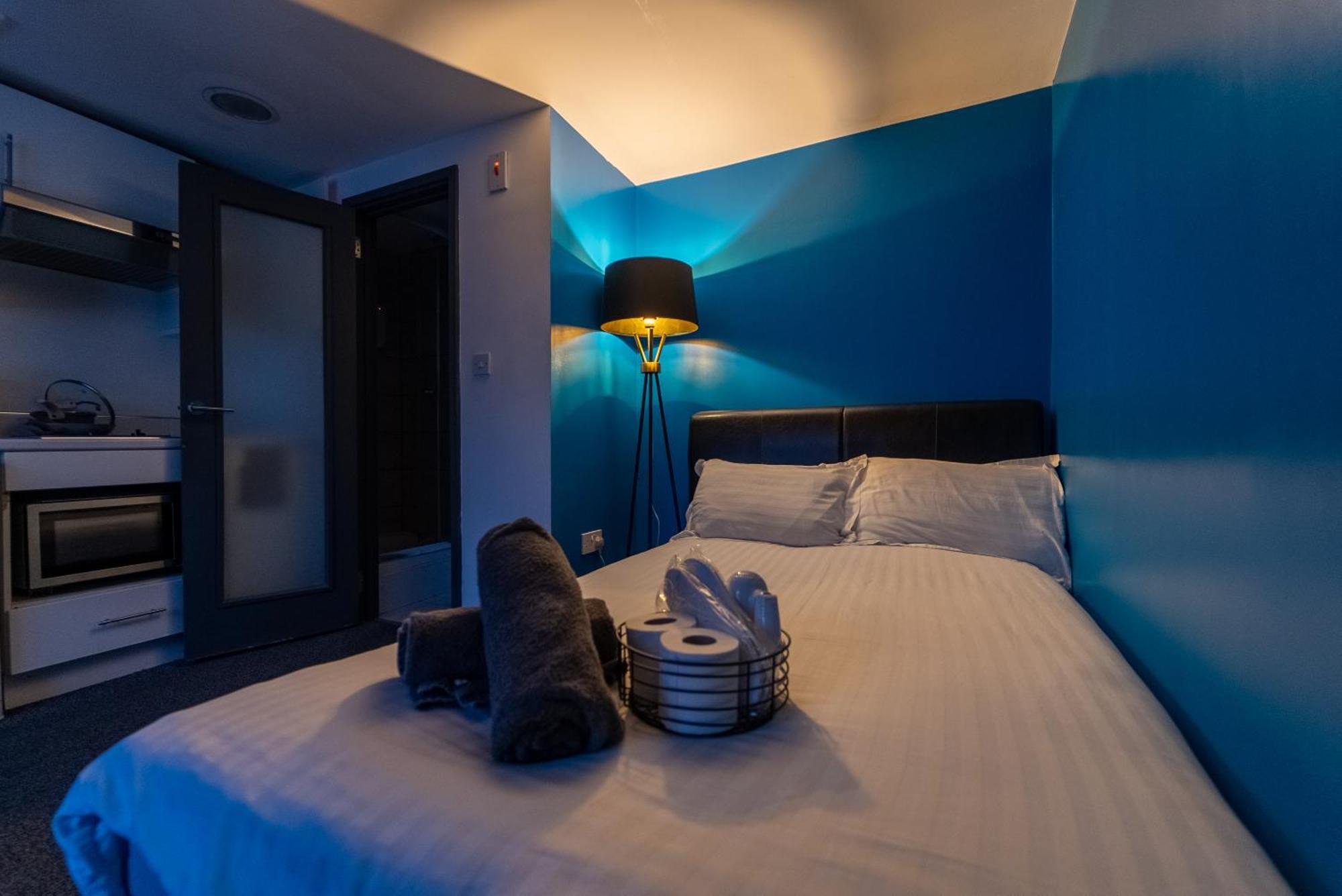 Sa Equipped 10 Mins From Centre And Next To Uob! Guest house