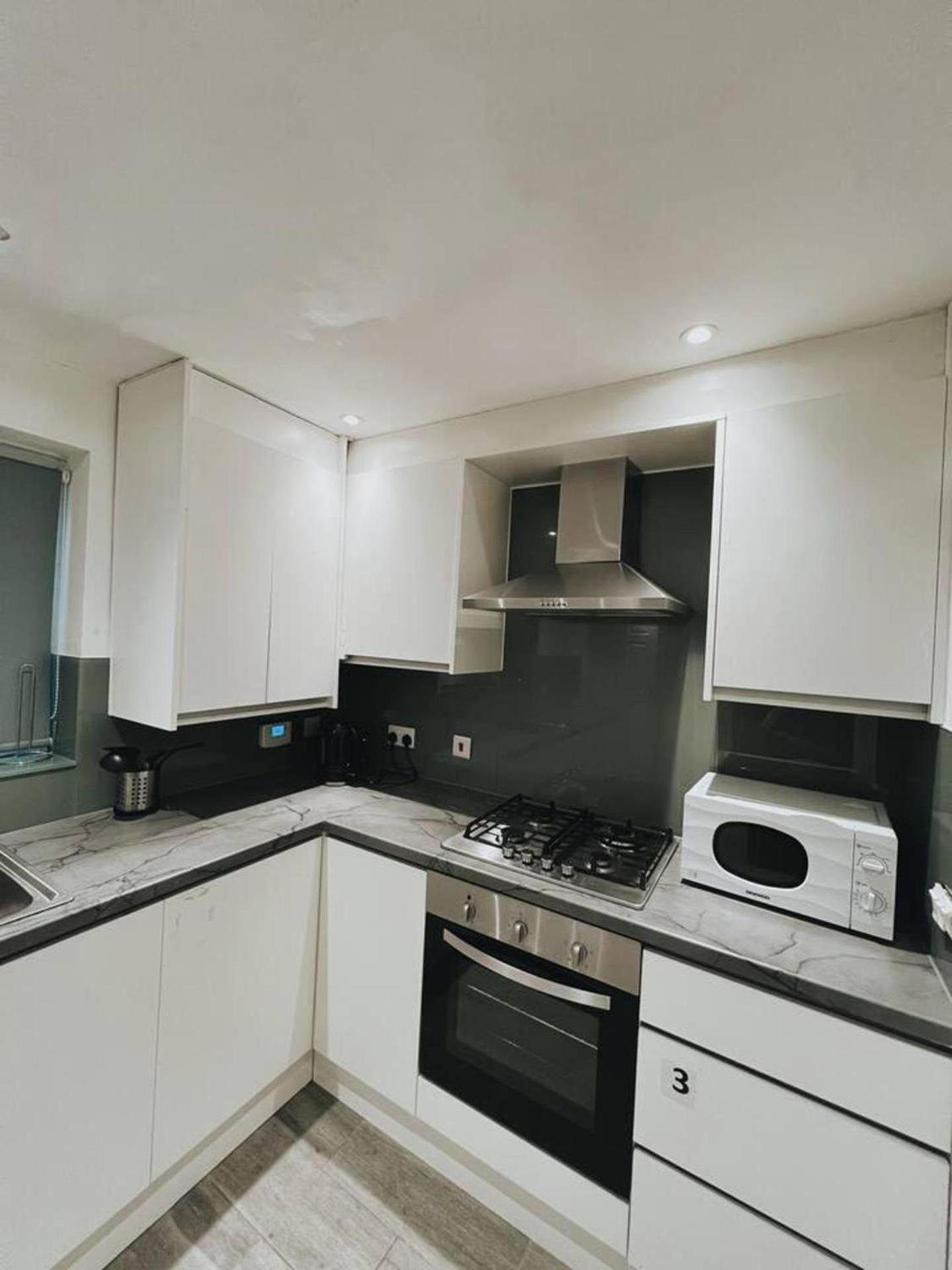 Holiday home Stunning 3-bed House In Oldbury