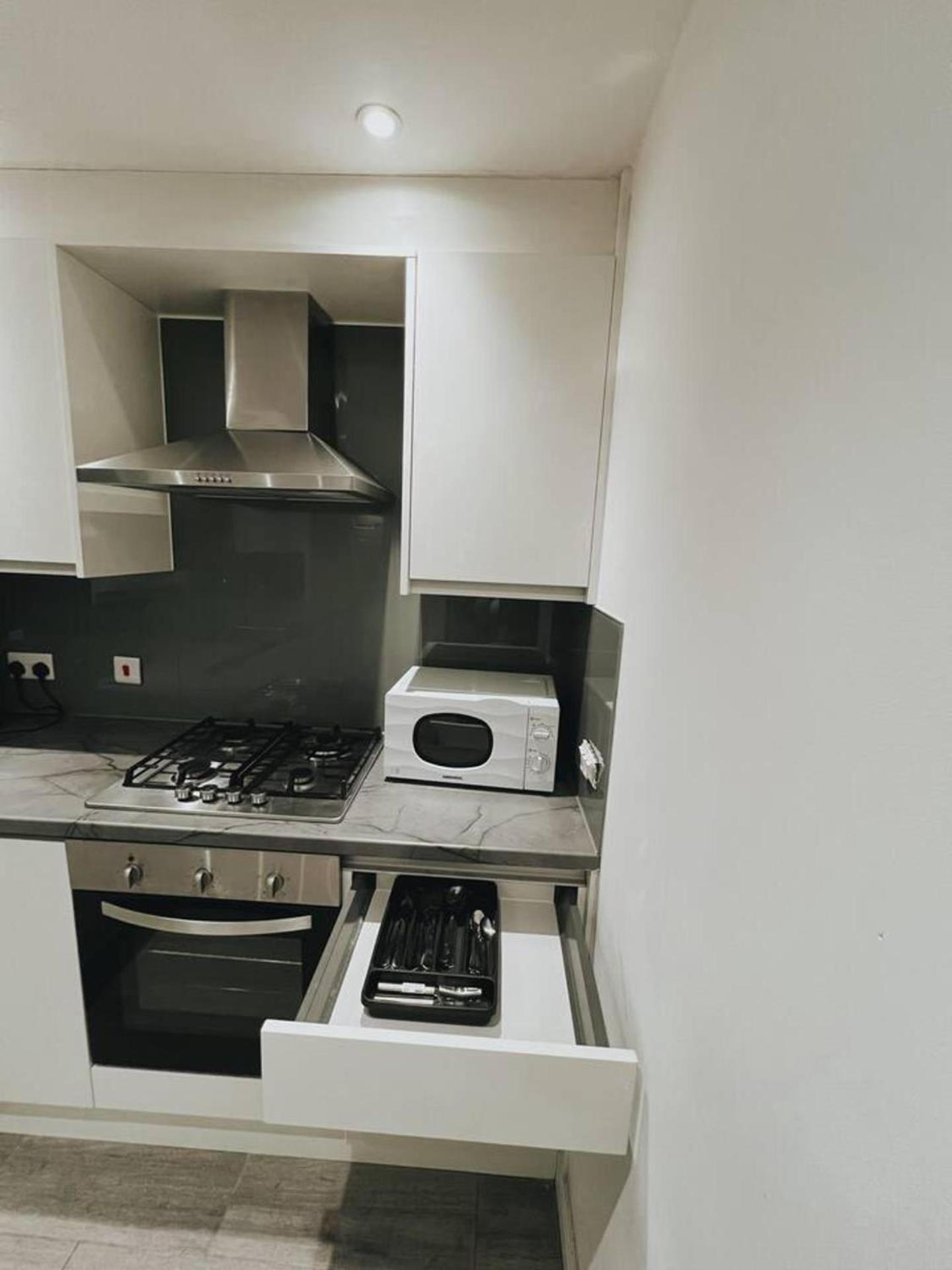 Stunning 3-bed House In Oldbury Birmingham