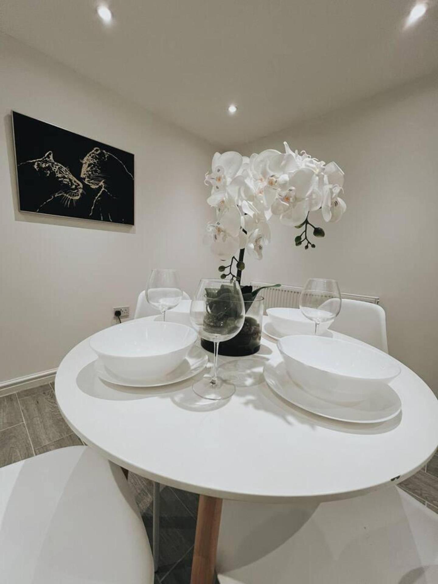 Stunning 3-bed House In Oldbury Holiday home