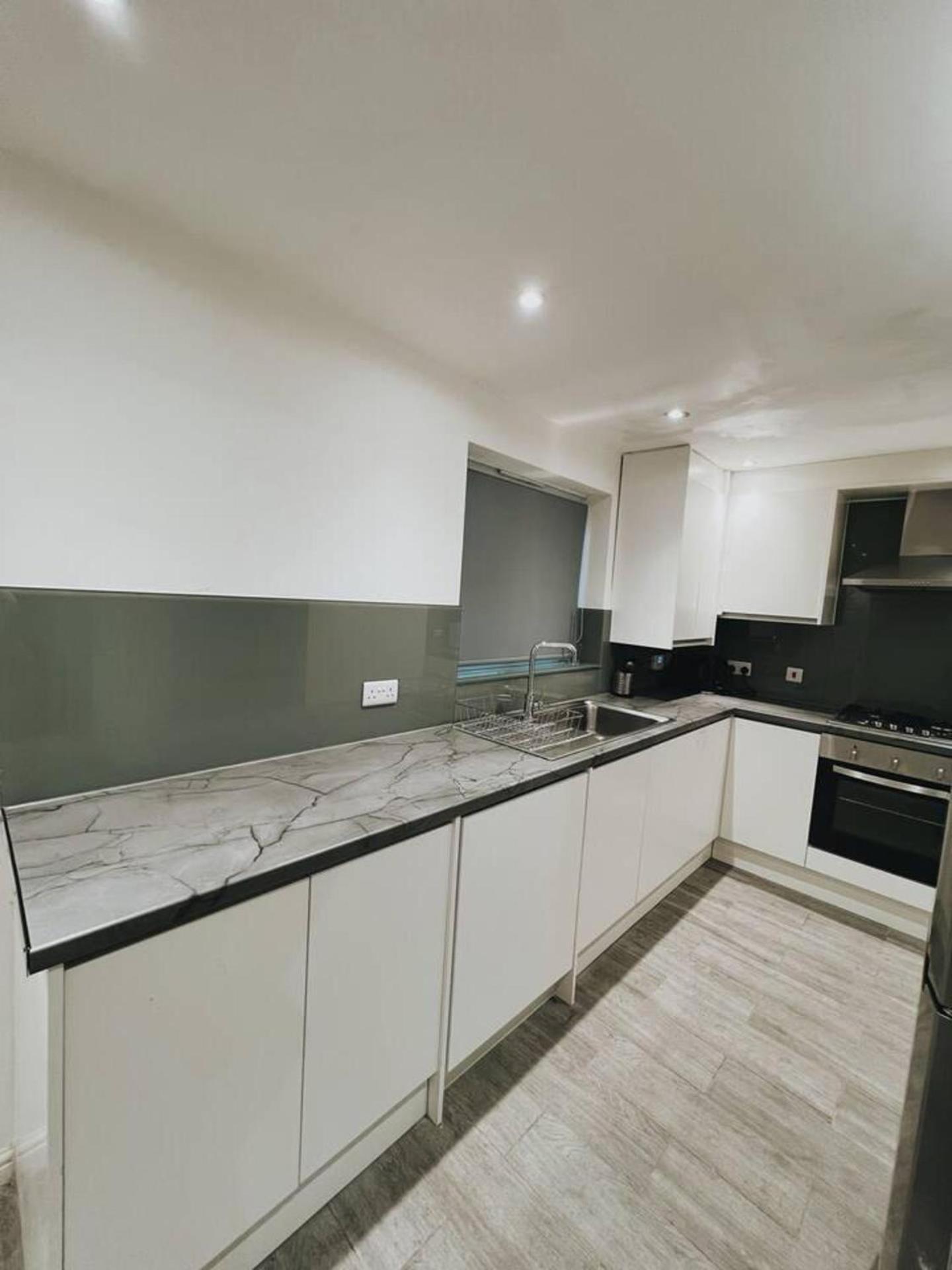 Stunning 3-bed House In Oldbury Holiday home *