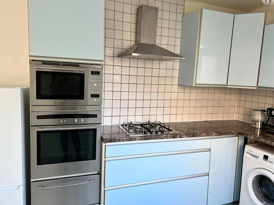 Apartment One-bedroom Flat With Parking And Garden