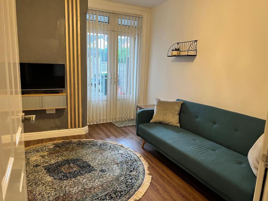 Apartment One-bedroom Flat With Parking And Garden Birmingham