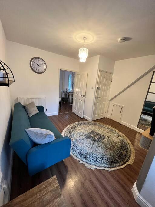 Apartment One-bedroom Flat With Parking And Garden