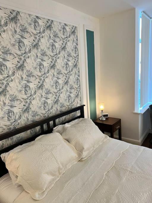 Apartment One-bedroom Flat With Parking And Garden