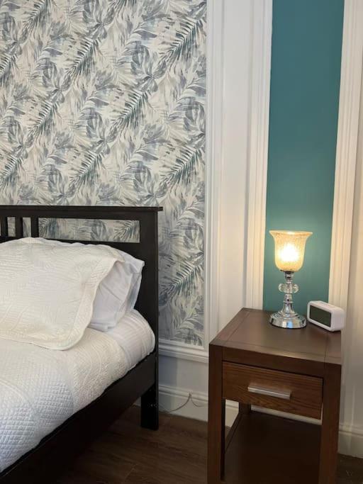 One-bedroom Flat With Parking And Garden Apartment Birmingham