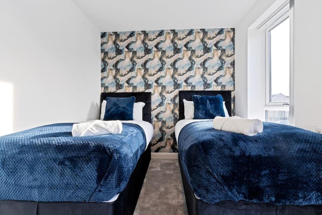 Luxury Centre Townhouse With Free Parking - Sleeps 4 - Perfect For Contractors, Business Travellers, Families And Other Groups - Near Bullring, Newstreet, Selfridges, Nec, Nia & Airport Apartment Birmingham