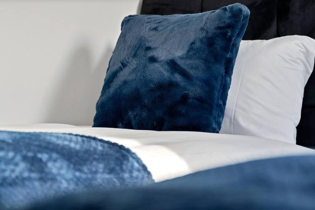 Luxury Centre Townhouse With Free Parking - Sleeps 4 - Perfect For Contractors, Business Travellers, Families And Other Groups - Near Bullring, Newstreet, Selfridges, Nec, Nia & Airport