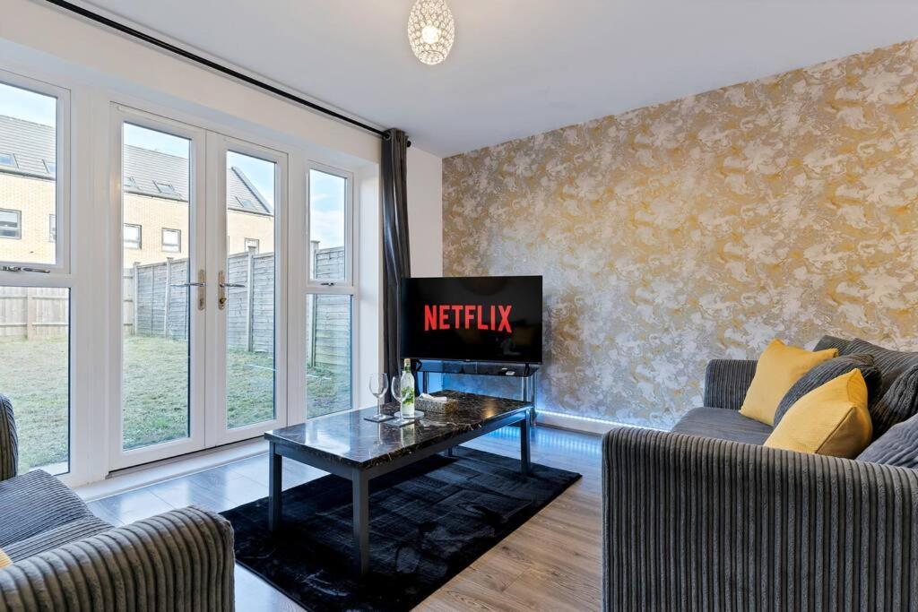 Luxury Centre Townhouse With Free Parking - Sleeps 4 - Perfect For Contractors, Business Travellers, Families And Other Groups - Near Bullring, Newstreet, Selfridges, Nec, Nia & Airport Apartment Birmingham