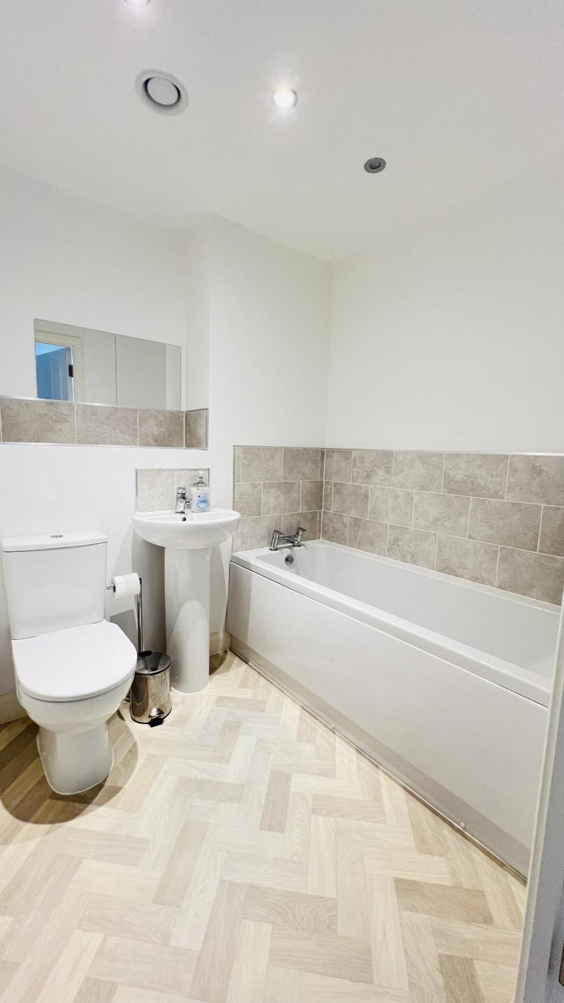 Apartment City 2 Bed 2 Bath- Netflix - Off-street Parking - Wifi Birmingham