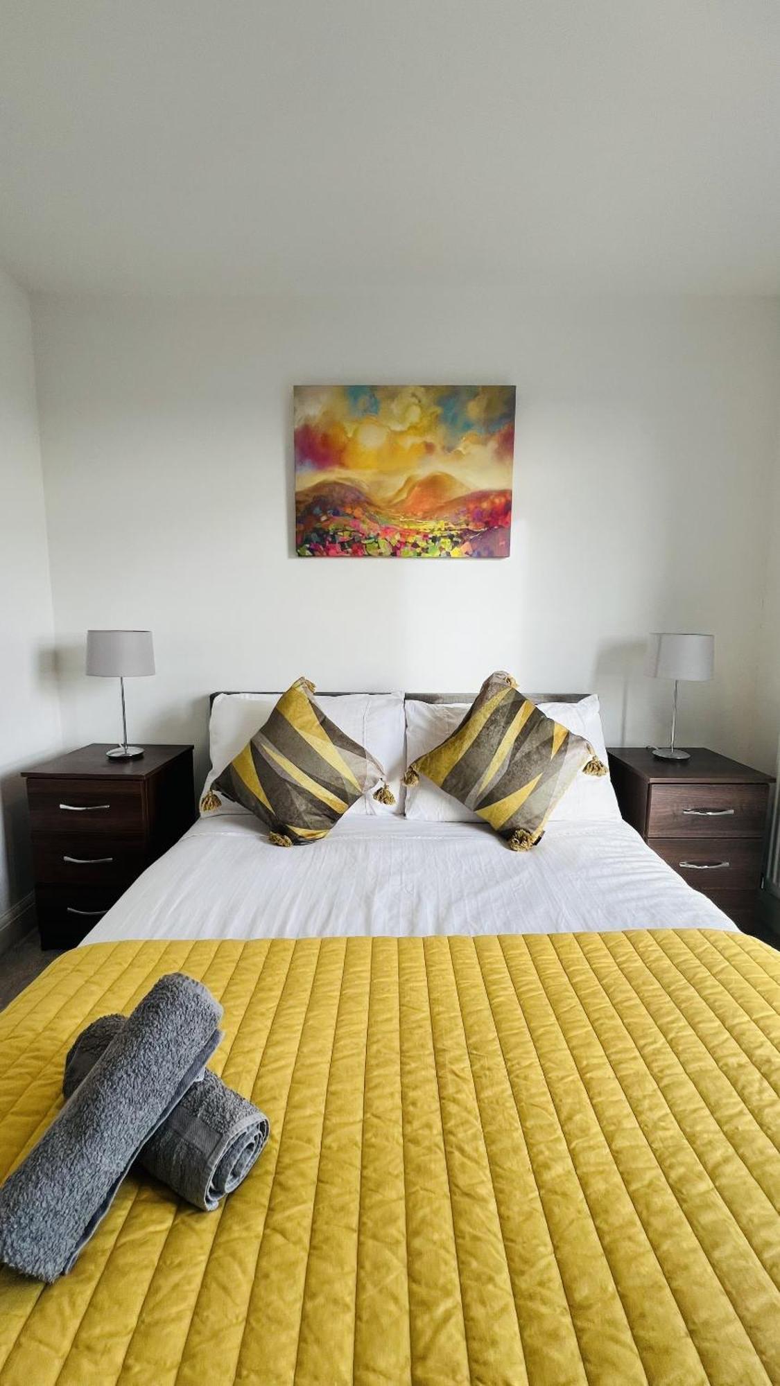 Apartment City 2 Bed 2 Bath- Netflix - Off-street Parking - Wifi Birmingham