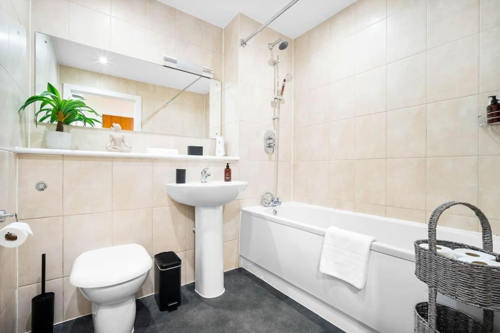 Apartment Modern Arcadian Centre By Azura Nights Birmingham