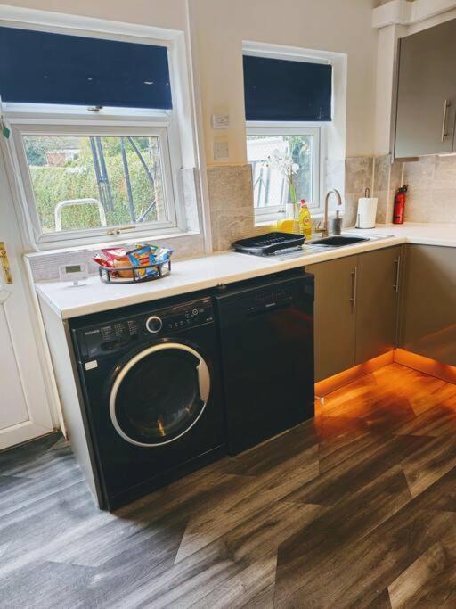 Swankyhome4groups/contractors/m6 Holiday home Birmingham