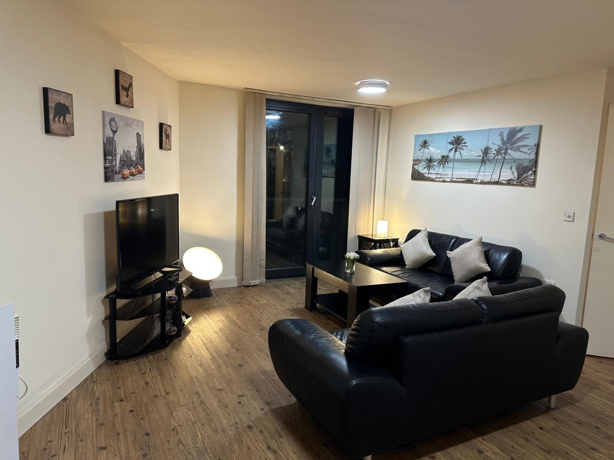 Apartment Discover Comfort And Style - Your Elegant Offers A 2-bedroom Haven With Free Secure Parking And Coffee! *