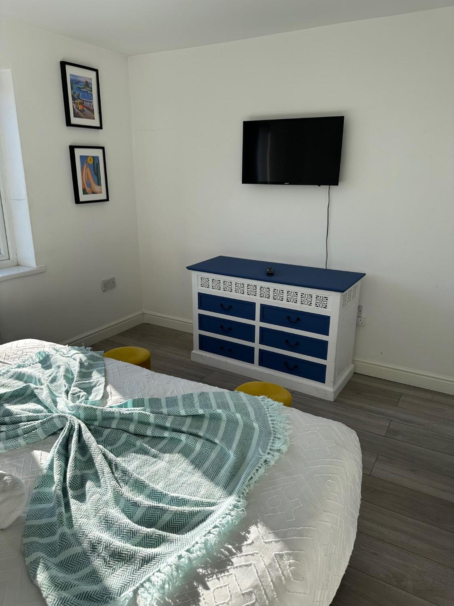 Apartment Large 7 Bedrooms Split-level Flat Sleeps Up To 14