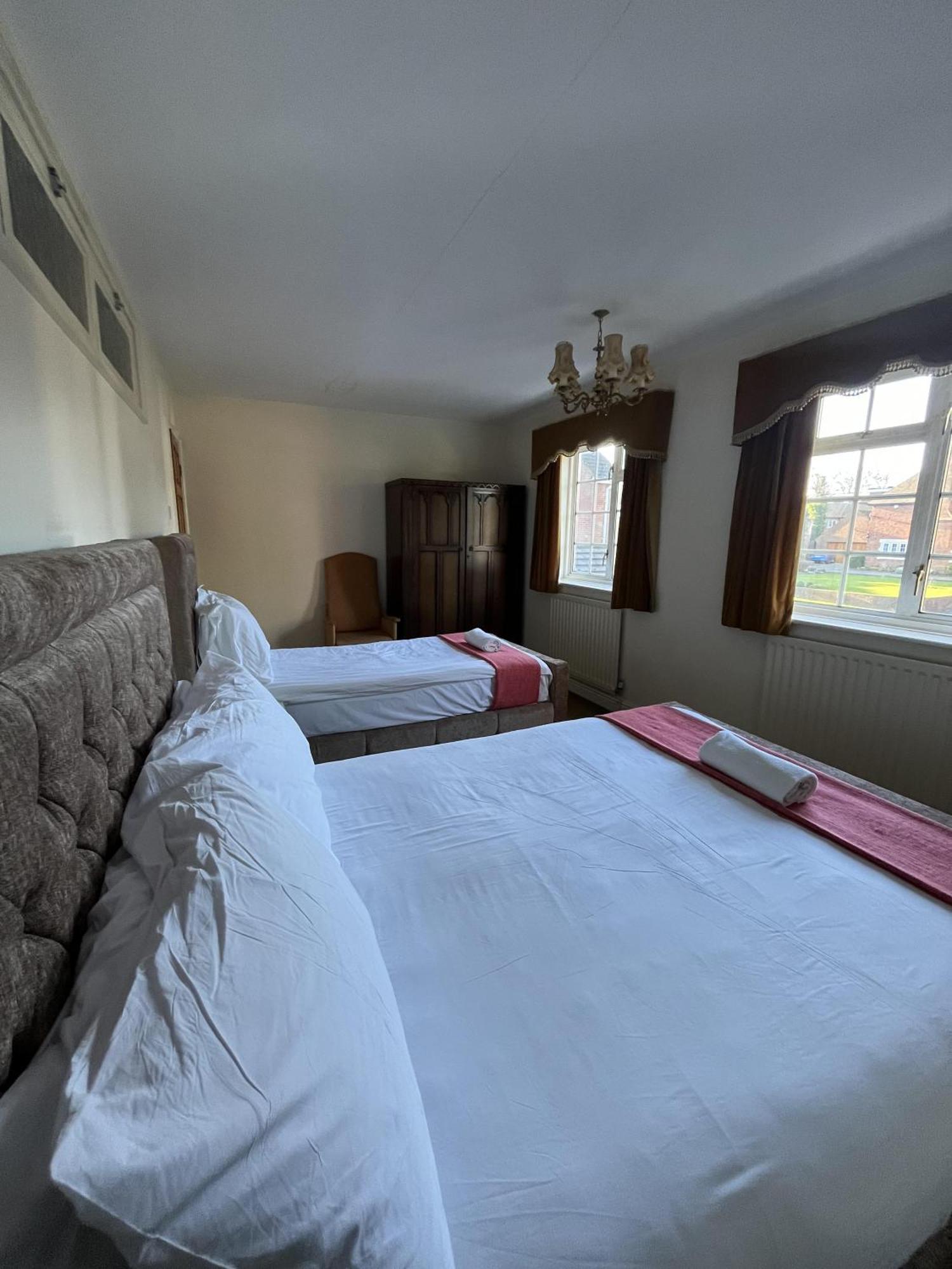 Holiday home Unwind In Comfort At Cosy Caradus Free Parking Birmingham