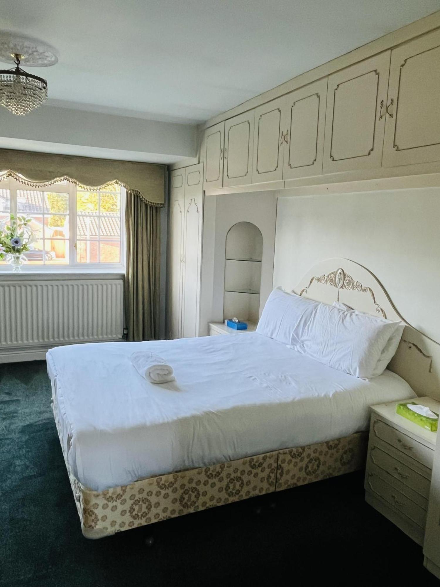 Unwind In Comfort At Cosy Caradus Free Parking Holiday home *