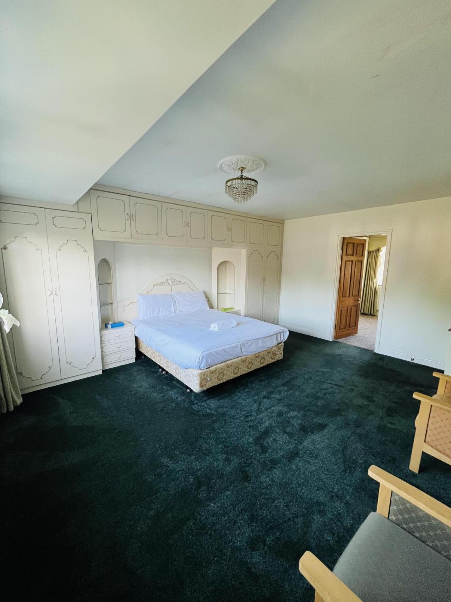 Unwind In Comfort At Cosy Caradus Free Parking * Birmingham