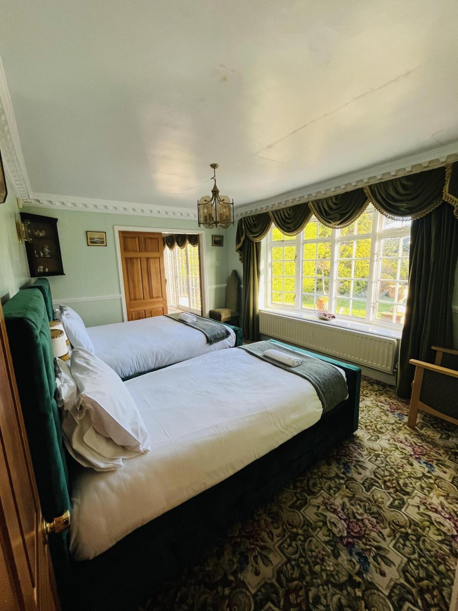 Holiday home Unwind In Comfort At Cosy Caradus Free Parking Birmingham